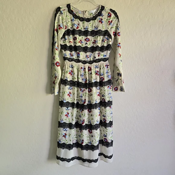 Modcloth Geode Floral Embroidered Lace Dress Size Small - Picture 2 of 14